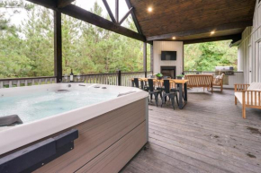 Painted Sky Modern Broken Bow Cabin with Hot Tub!